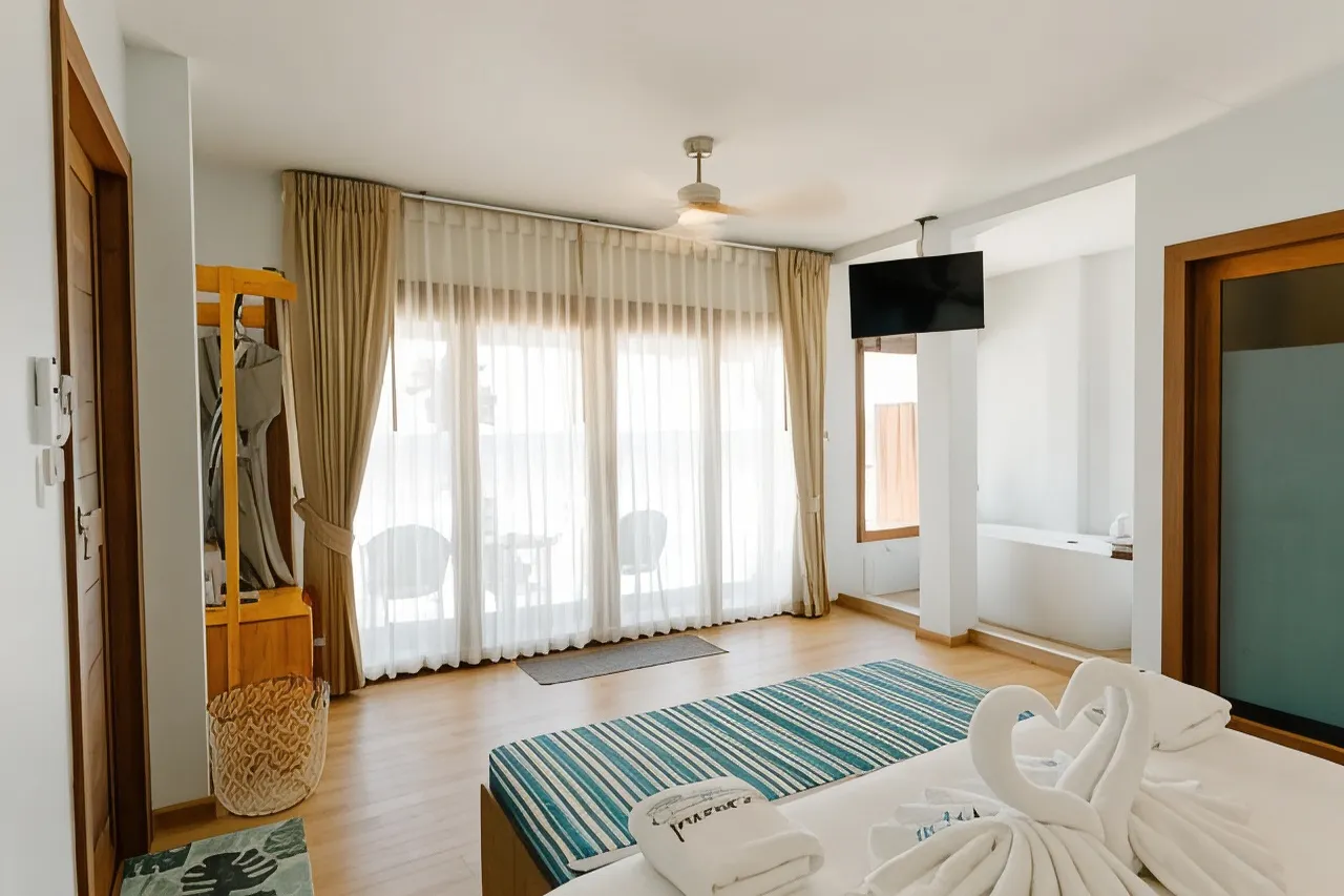 Beachfront Room with Bathtub